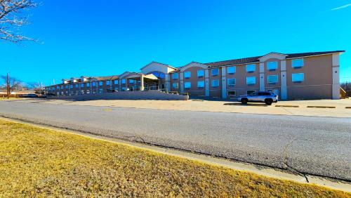 Clear Creek Hotel | FairBridge Inn & Suites Canadian