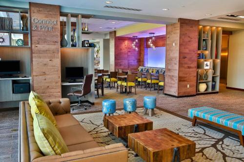 Savannah Hotel | Fairfield Inn & Suites by Marriott Savannah Midtown