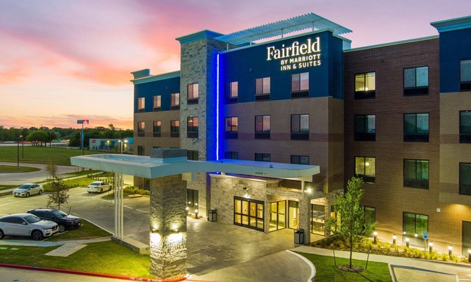 Corinth Hotel | Fairfield Inn & Suites by Marriott Corinth South Denton Area