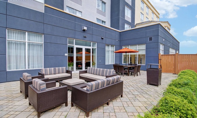 Guelph Hotel | Fairfield Inn & Suites by Marriott Guelph