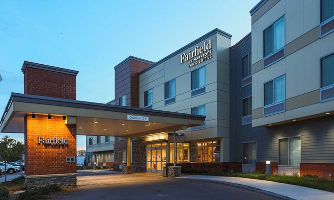 Upper Peninsula Michigan Hotel | Fairfield Inn & Suites by Marriott Marquette