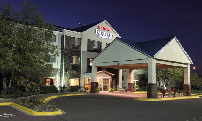 Roseville Hotel | Fairfield Inn & Suites Minneapolis St. Paul/Roseville
