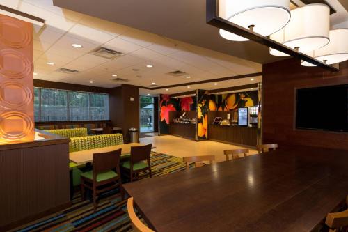 Chesterfield Hotel | Fairfield Inn & Suites by Marriott Detroit Chesterfield