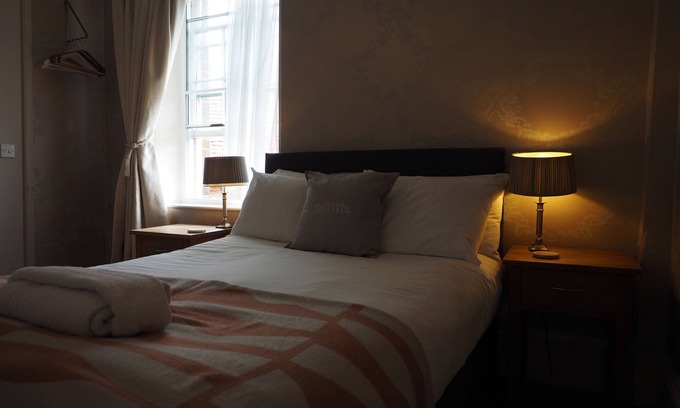 Amesbury Hotel | Fairlawn House
