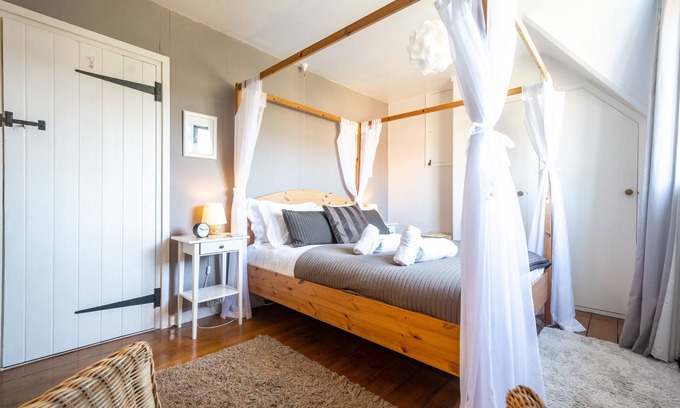 Holt Cottage | Fairstead Cottage - Three bed family cottage in the centre of Holt with a garden