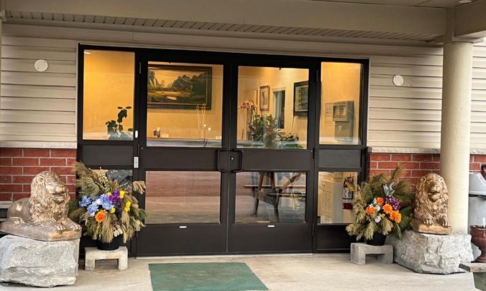 Windham Centre Hotel | Fairview Inn