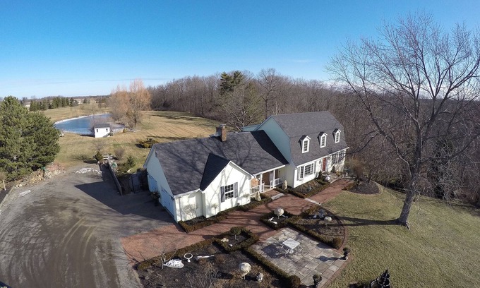 Louth House | Fairview Twenty Valley Vacation Home
