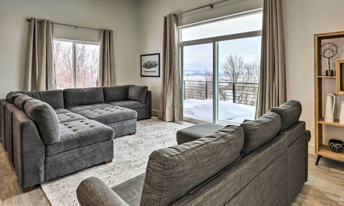 Fairview Cabin | Fairview Vacation Rental w/ Mountain Views!