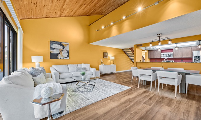 Hunt Club House | Fairway Haven "A PGA Fairway Retreat Beauty"