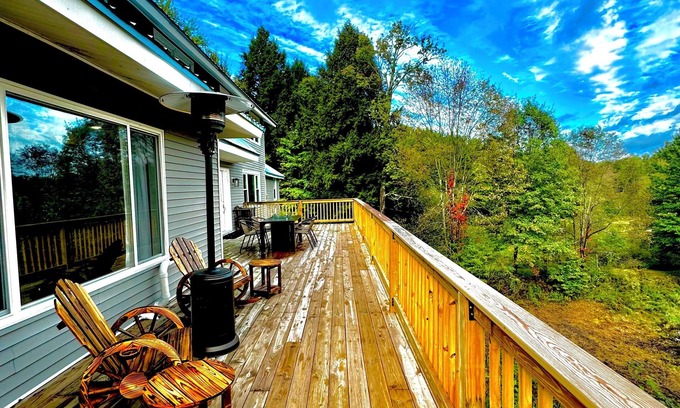 Cleveland House | Fairytale Forest Estate 47 private acres, 6 bedrooms, 3.5 bath, 2 full kitchens