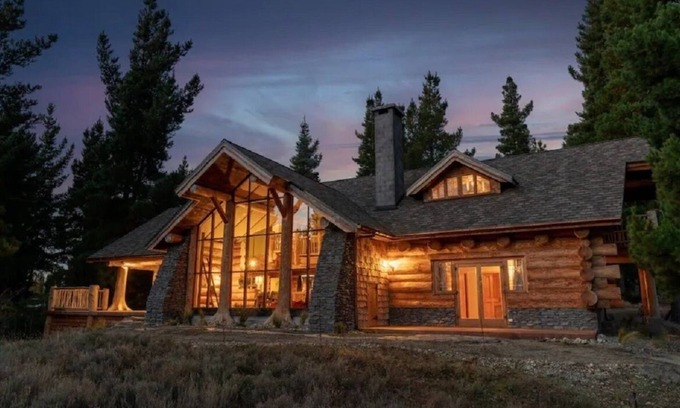 Alexandra Cabin | Fairytale Log Cabin with Hot Tub at Homewood Forest Retreat
