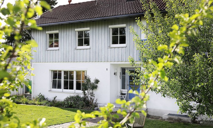 Scheidegg House | Falkenweg vacation home: Idyllic cottage with large garden