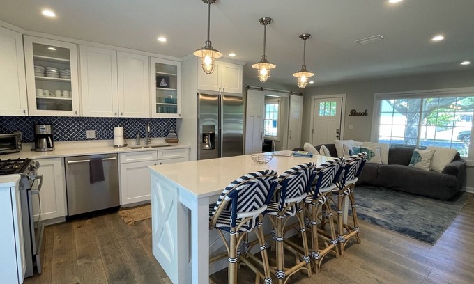 New Buffalo House | Fall 2 nt min Quiet neighborhood Blks to town/beach Grill Fire Pit