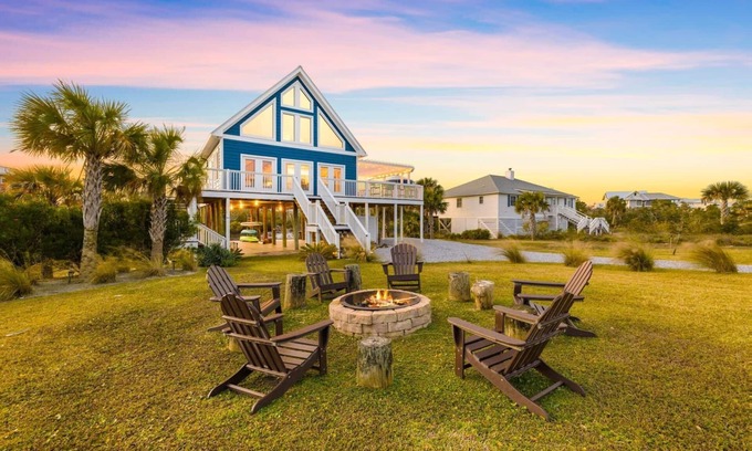 Cape Breezes House | Fall Availability! Bay-Side Cabin! Dog-Friendly! Fire pit!