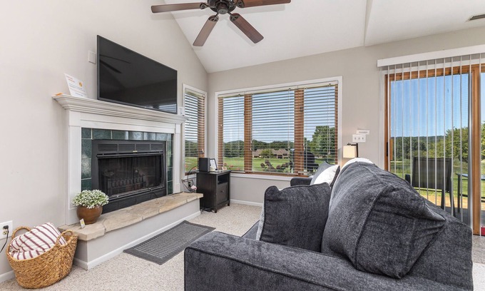 The Galena Territory Villa | 🍁Fall Break @ Poplar Ridge! Amazing Golf Course View with Access 2 Pools!