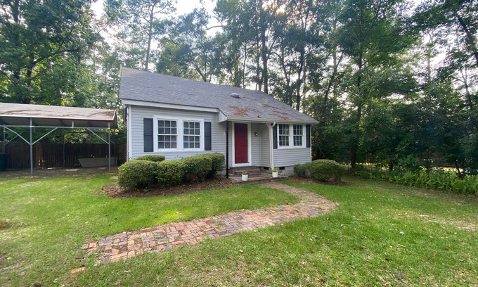 Thomasville House | Fall in love with this Charming historic park view home in downtown Thomasville!
