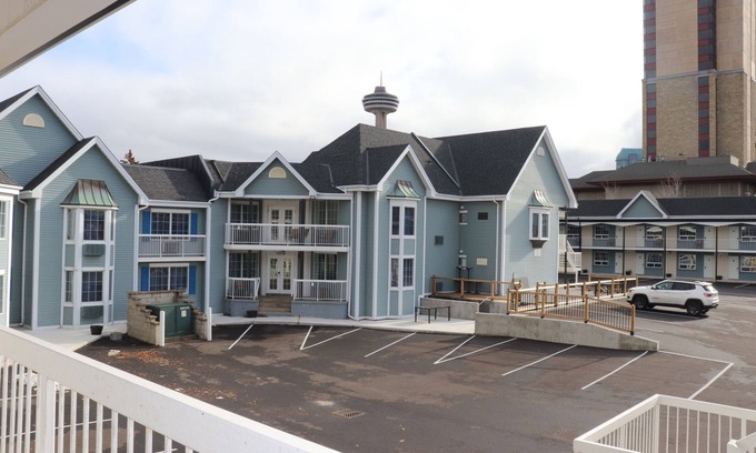 Fallsview Hotel | Falls Lodge and Suites