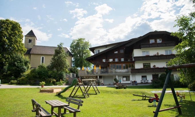 Seeboden Bed & Breakfast | Familiengasthof St. Wolfgang
