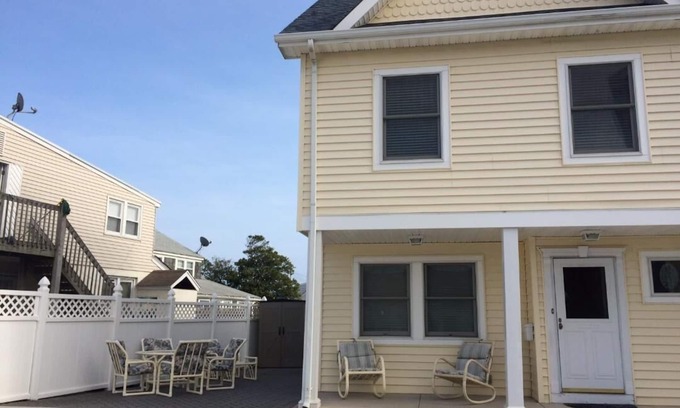 Point Pleasant Beach House | FAMILIES & RETIREES ONLY! Steps to Beach & Boardwalk! CLEAN, Near all activities