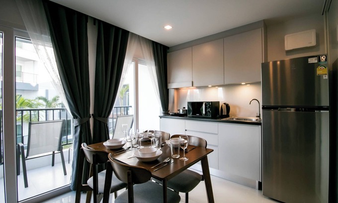 Kram Condo | Family 2bdrm w/Kichen, High speed Wi-Fi, balcony