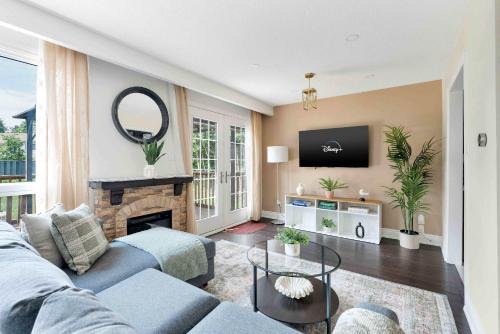 Mississauga House | Family 4BDR 2BA with Basement in Mississauga