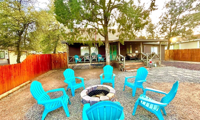 Payson Cabin | Family and Dog friendly Cabin in Payson close to town, parks, hiking trails