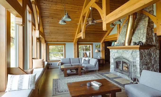 Bamfield Cabin | Family and Friend Gatherings at a Private Lodge