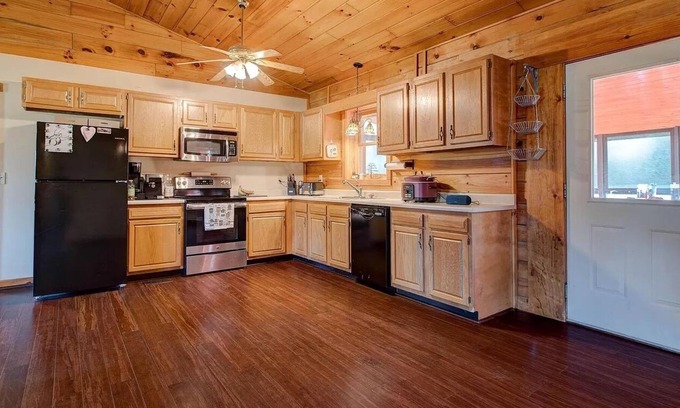 Means Cabin | Family and Pet friendly countryside cabin with spacious yard.