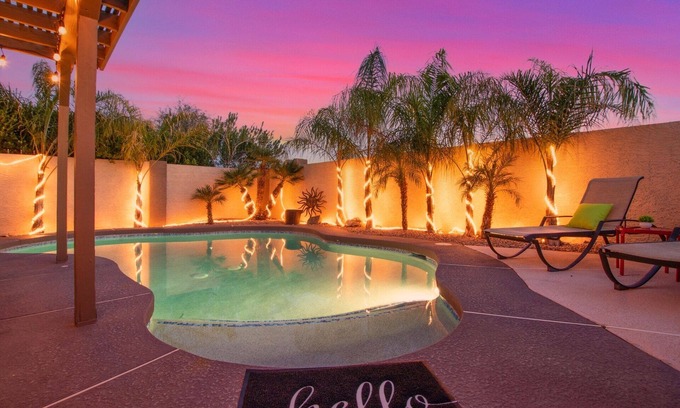 Foothills House | Family and Senior-Friendly VERY Private Home. FREE Heated Pool & Hot Tub!
