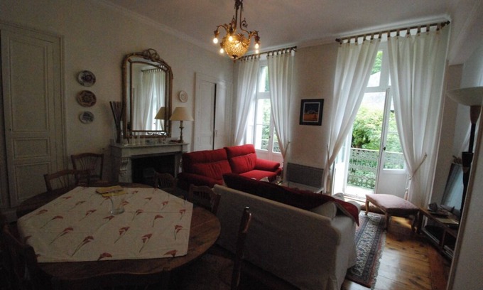 Bagneres-de-Luchon Apartment | Family apartment 5 ' walk from the Crémaillère Express and the thermal baths