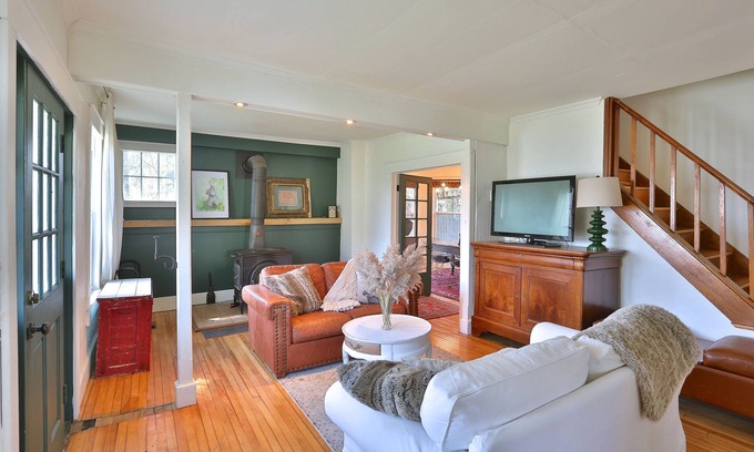 Ayers Cliff House | Family Autumn House in the ❤️ of the Eastern Townships