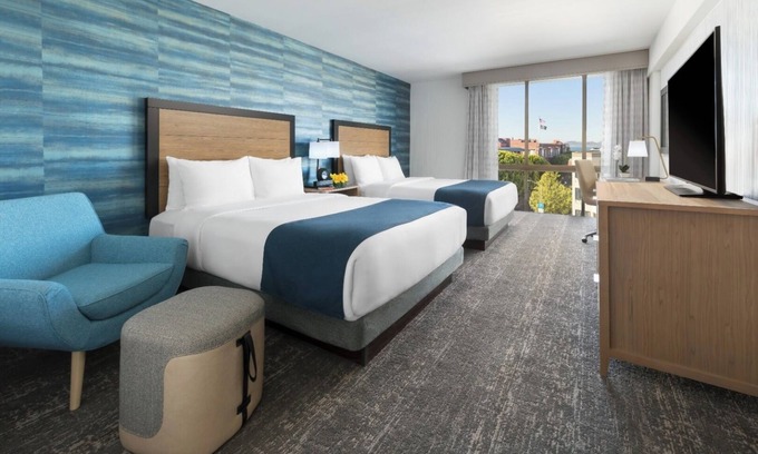 Fisherman's Wharf Hotel | Family Bay View, Two Queens, Caza, Near Chinatown, 2 Relaxing Rooms