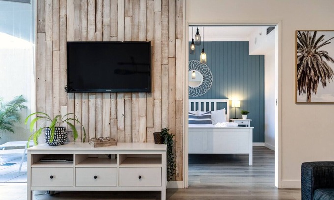 Surfers Paradise Apartment | 'Family Beach Getaway' by Inn Paradise