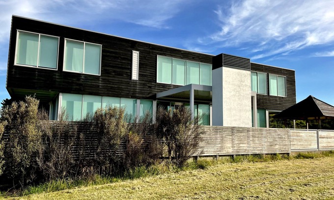 Omaha House | Family beach haven in Omaha