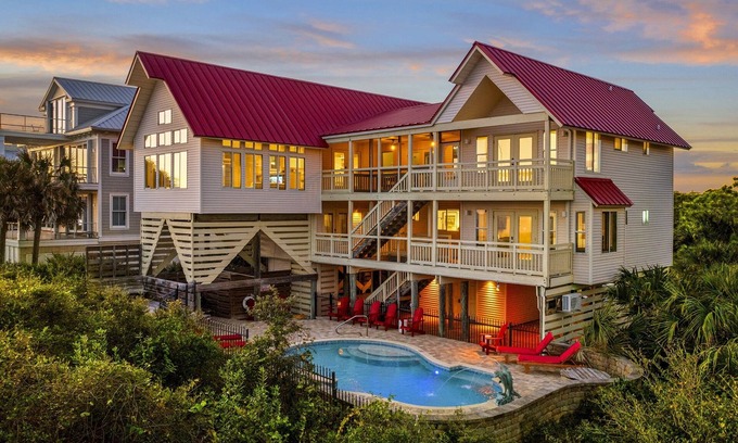 Plantation Villa | Family Beachfront Oasis ~ Great Ocean View ~ Pool