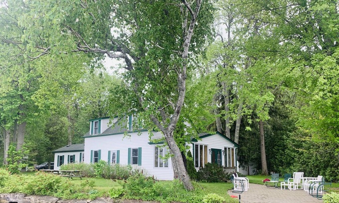Dunsford Cottage | Family Compound - 3 Cottages on one Property