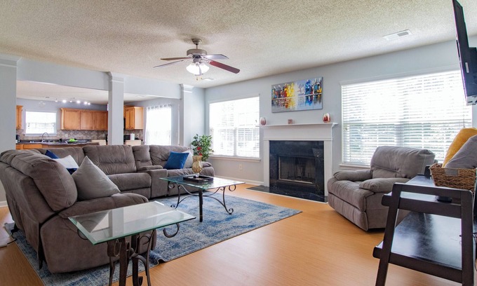 Douglasville House | Family & Corporate Friendly Home in Metro Atlanta