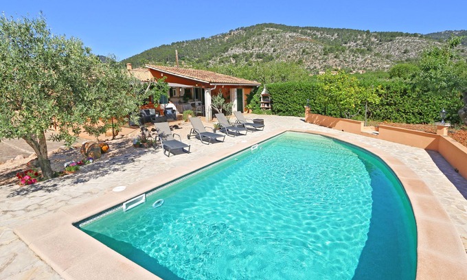 Alaro House | Family country house, quiet location, private pool, internet