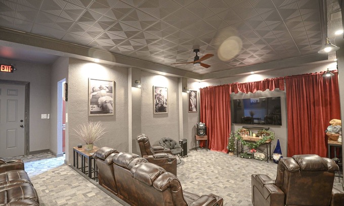 Lakeside House | Family Entertainment near Flathead & Glacier. Theater, Arcade, Billiards & Poker