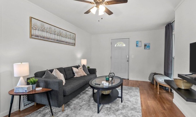 Rosedale House | Family Favorite 6BR Near Westport/KU Med