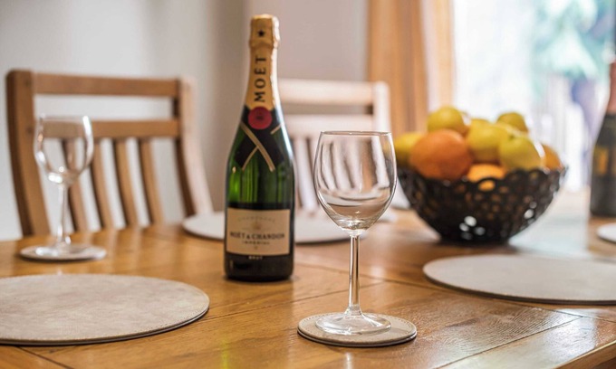 New Malden Apartment | Family-friendly 3BR, Private Garden, Free Parking