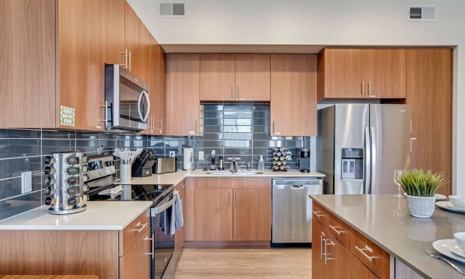 Clearfield Apartment | Family Friendly - 4th Story w Elevator - King Beds