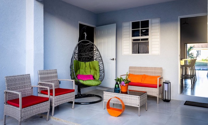 Epworth House | Family friendly accessible 3 bedroom bungalow *15 min to Ocho Rios