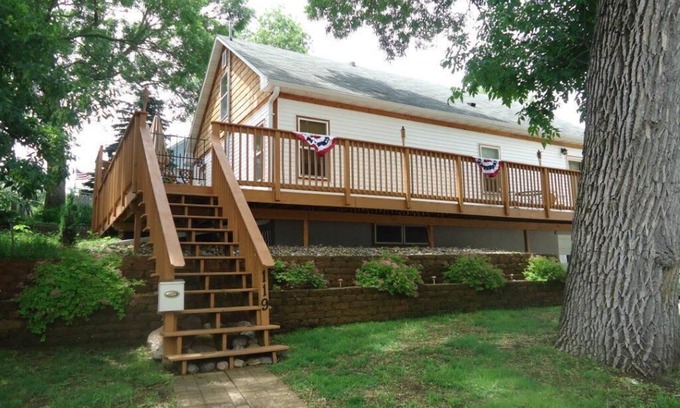 Clear Lake House | Family-friendly And Close To Surf Ballroom