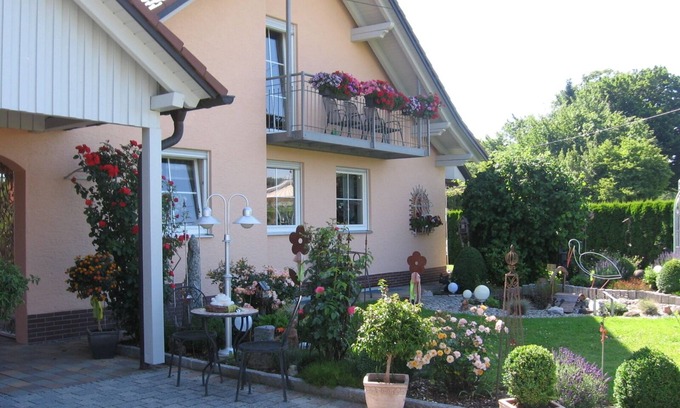 Behlingen Apartment | Family-friendly apartment near Legoland for 5 pers.