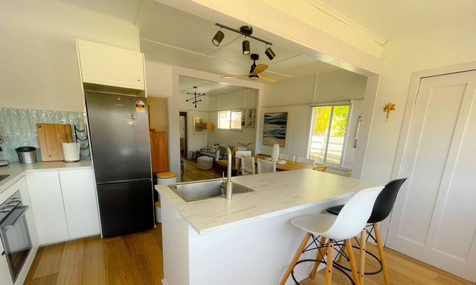 Port Broughton House | Family Friendly - Across the road from beach - 10 min walk to town
