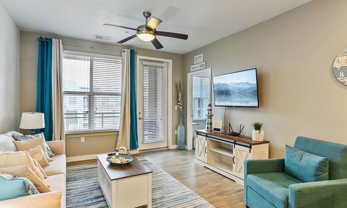 Draper Apartment | Family Friendly Beach Theme with Hot Tub!