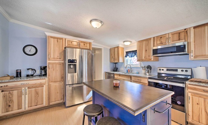 Afton House | Family-Friendly Bernice Home: 2 Mi to Lake & Park!