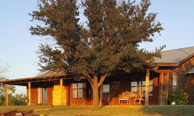 Breckenridge Cabin | Family Friendly Cabin On Acreage, Lots Of Space, Wildlife, Horses & Cattle