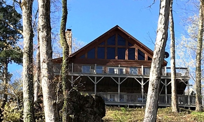 Van Buren Cabin | Family-friendly Cabin w/150 ft Current River frontage in Ozark Scenic River
